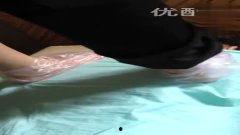 踩背的视频,轻松享受背部按摩的乐趣