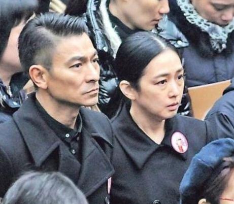 刘德华朱丽倩机场视频,幸福瞬间曝光